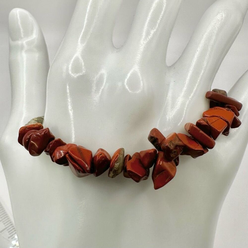 Red jasper chip beaded bracelet
